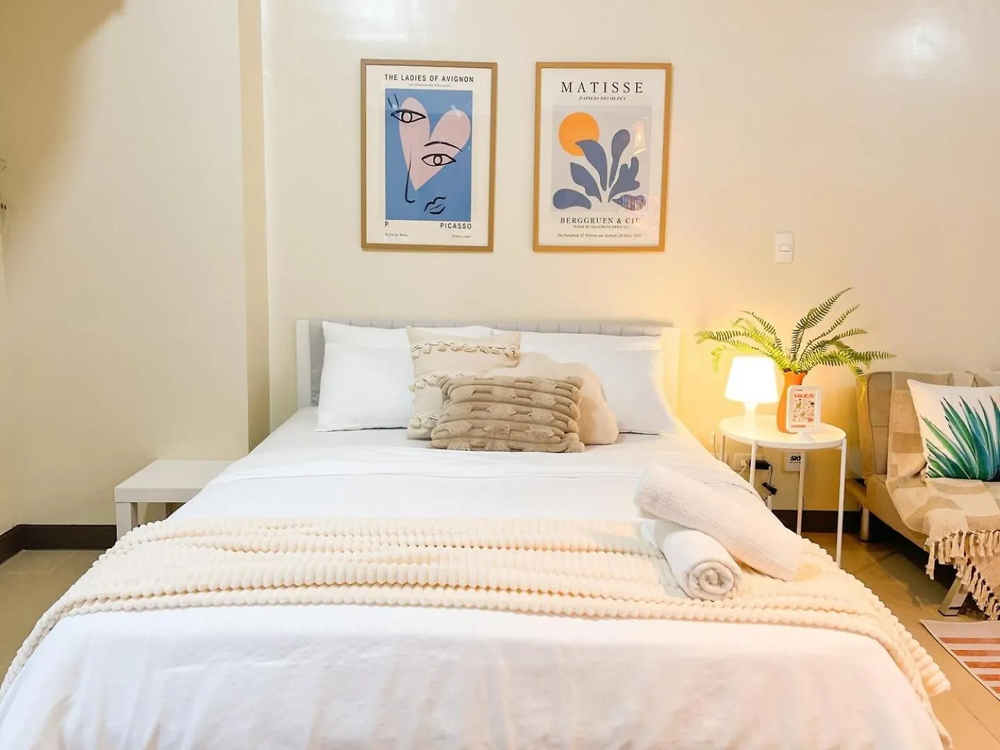 Holiday home Luxurious Condo Beside Venice Mall #Vlrtd20E Manila