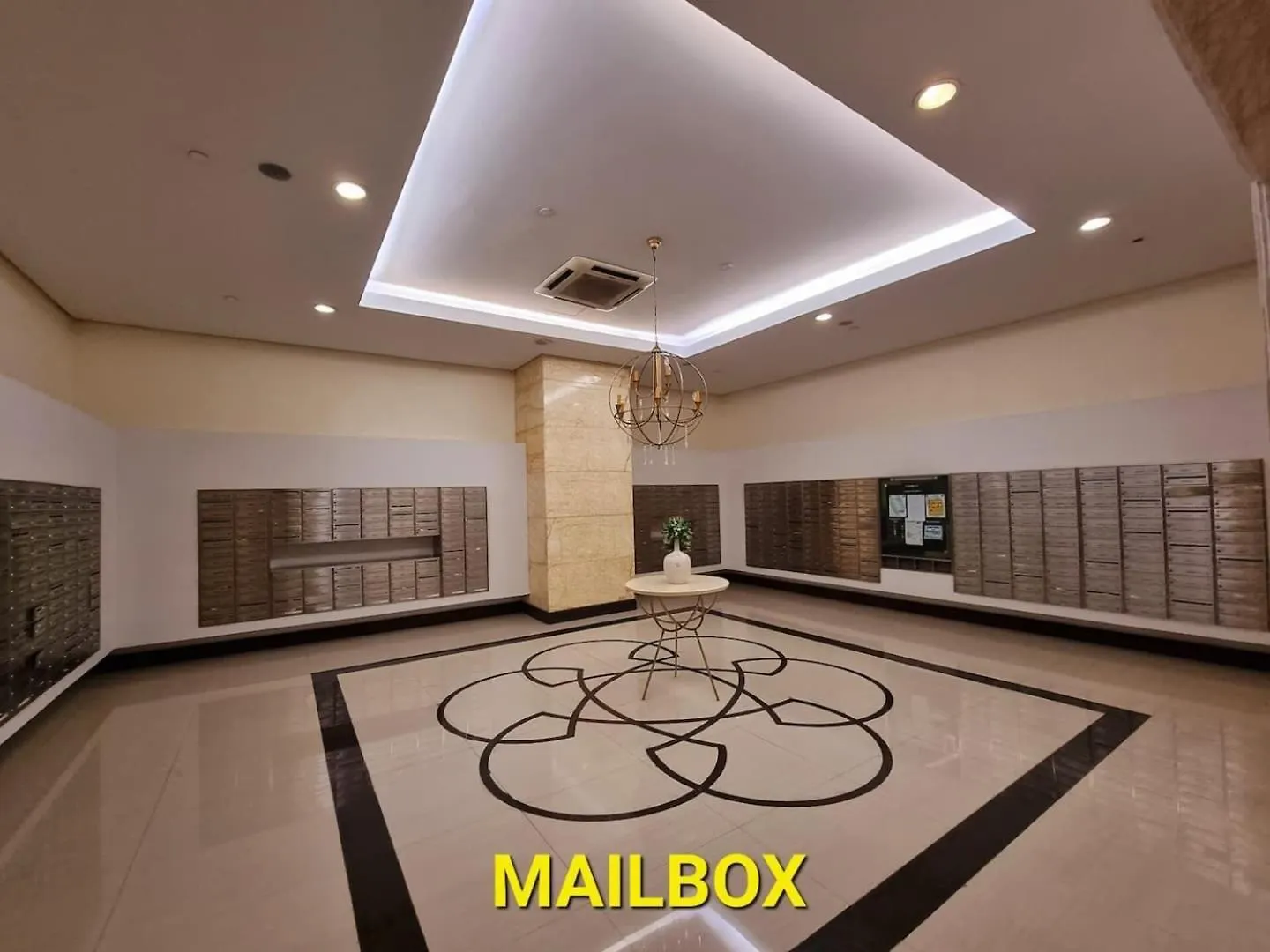 Luxurious Condo Beside Venice Mall #Vlrtd20E Manila Holiday home