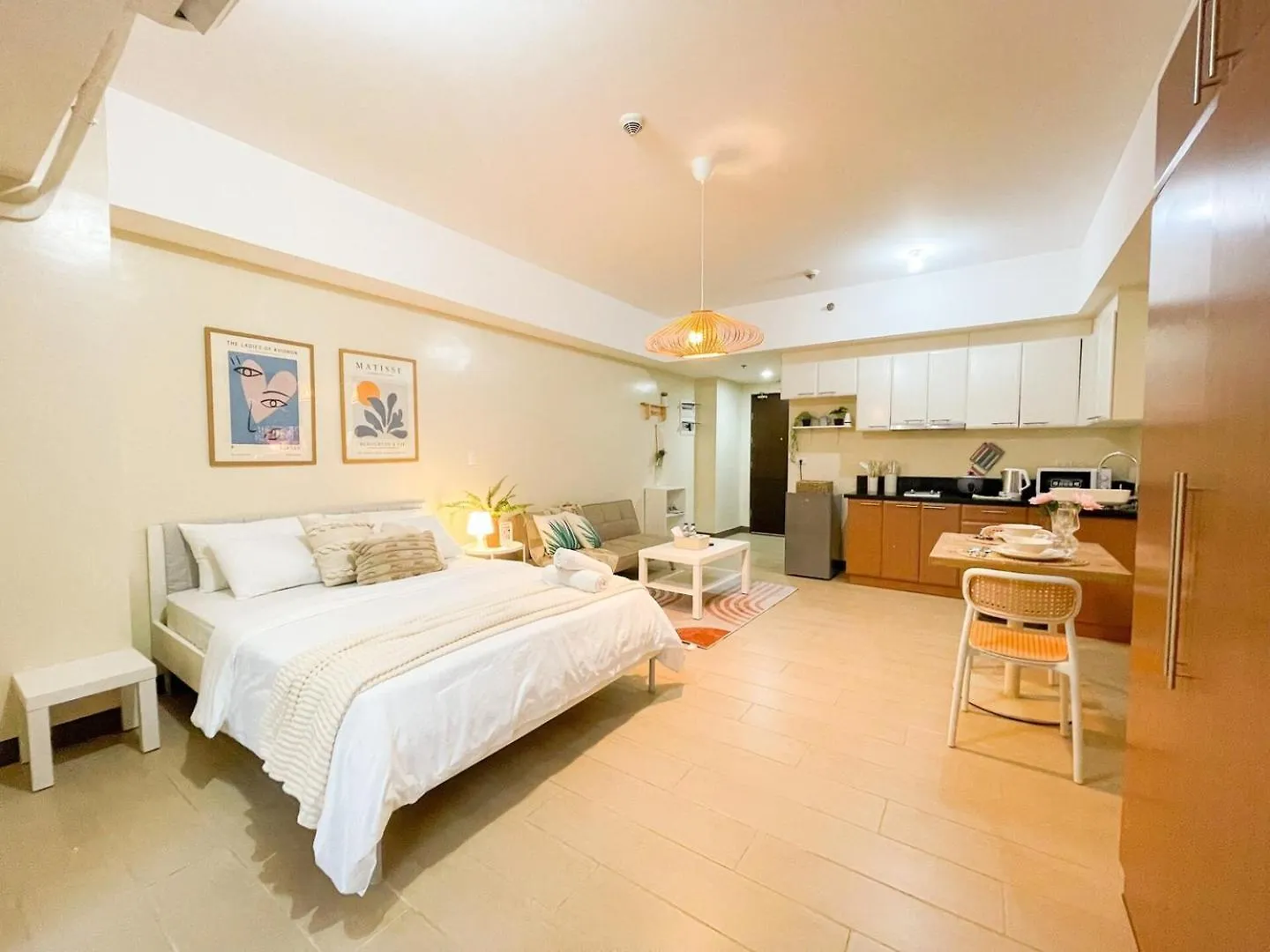 Luxurious Condo Beside Venice Mall #Vlrtd20E Manila 0*,  Philippines